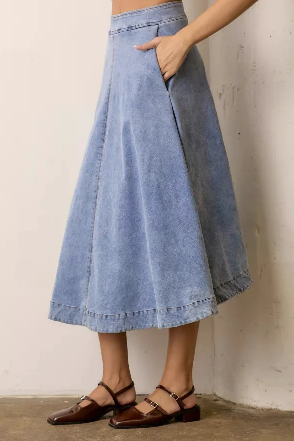 DENIM SKIRT W BACK ZIPPER