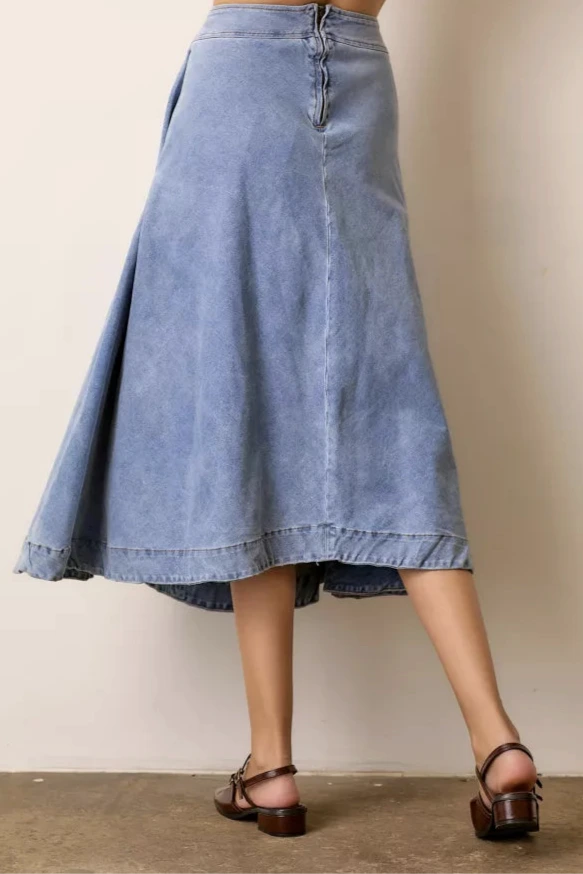 DENIM SKIRT W BACK ZIPPER