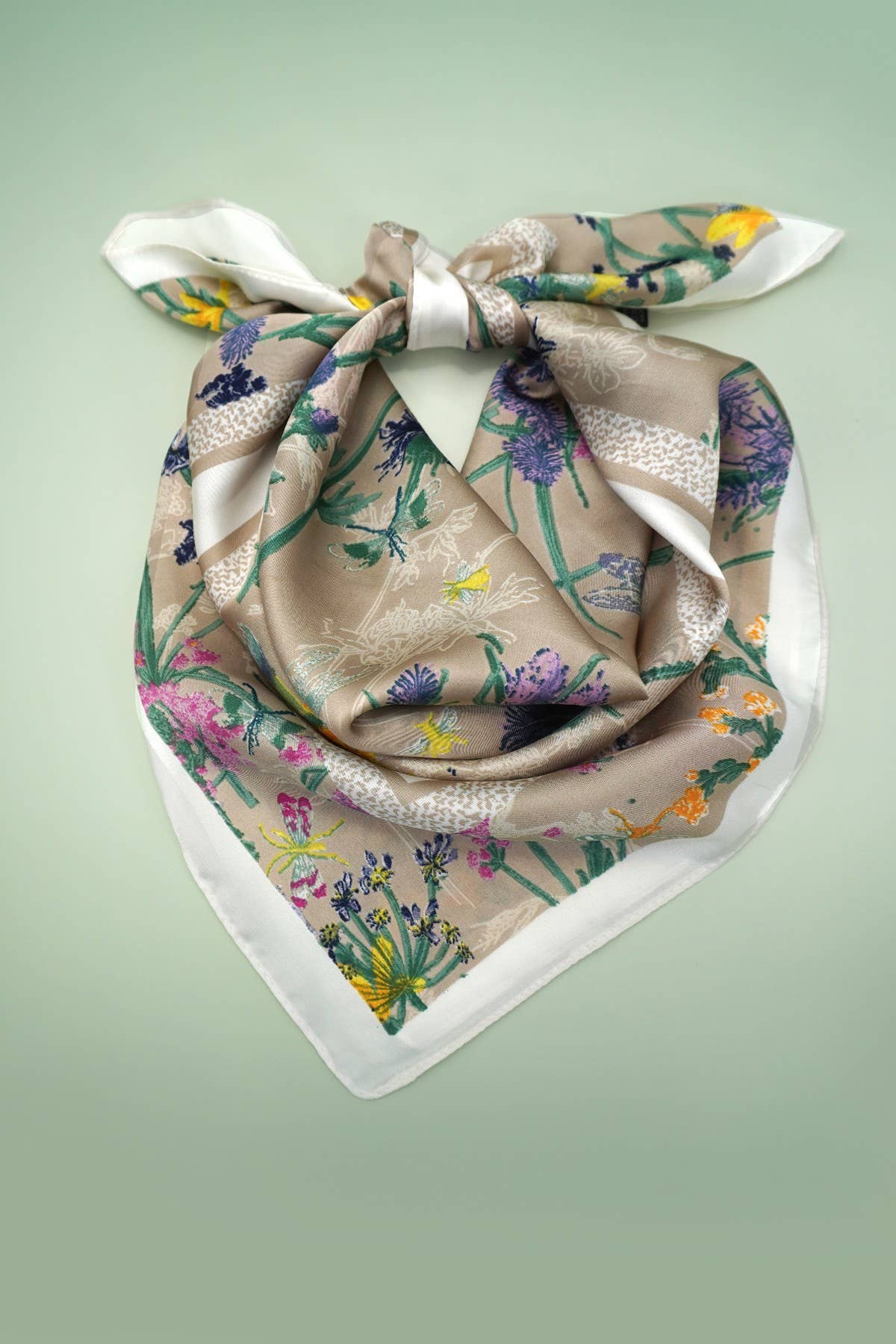 Beige Botanica